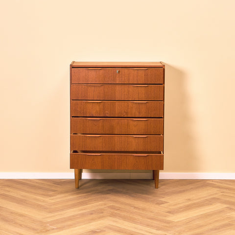 Danish chest of drawers in teak