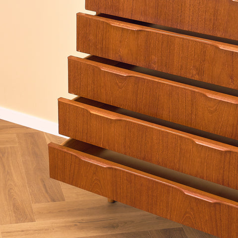 Danish chest of drawers in teak