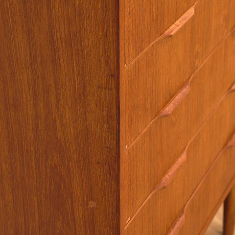 Danish chest of drawers in teak