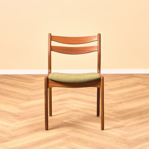 Danish dining chairs in walnut & teak