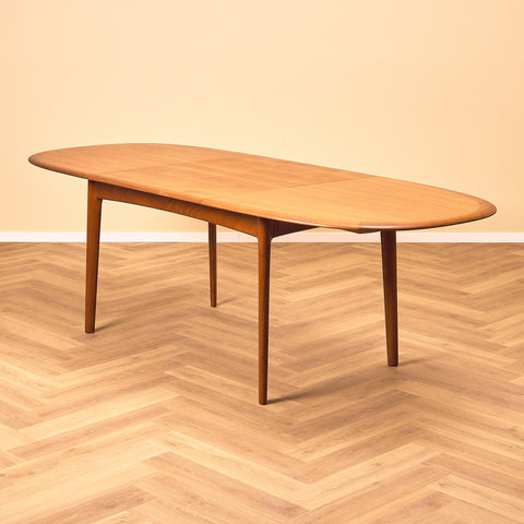 Danish oval dining table in teak by Svend Aage Madsen for Elsteds Møbelfabrik