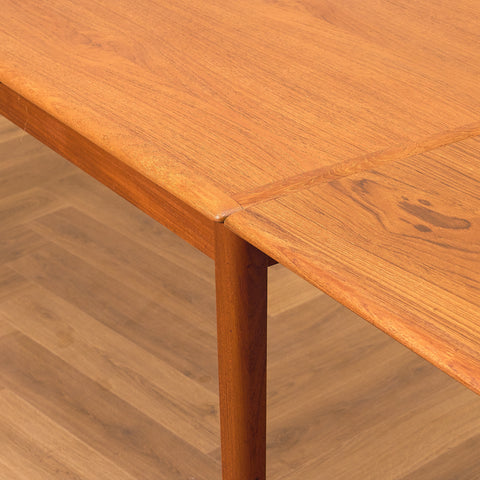 Danish dining table in teak