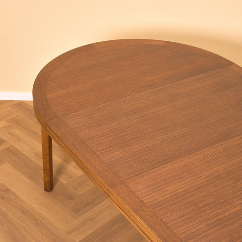 Swedish round dining table in teak by AB Linde Nilsson, Lammhult