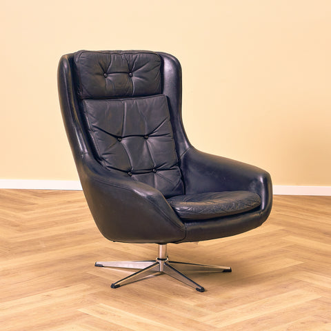 Danish armchairs in leather, by H.W. Klein Swivel for Bramin