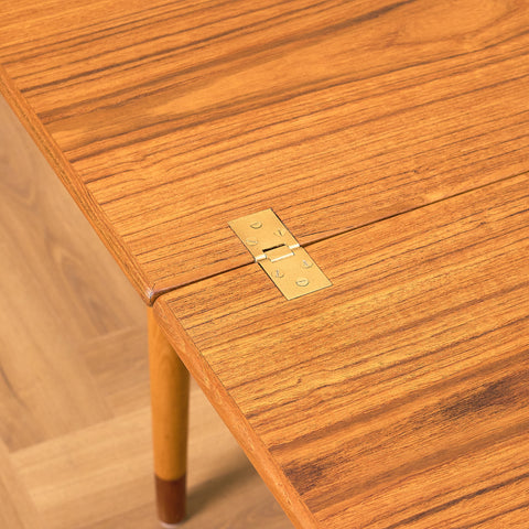 Danish foldable dining table in teak and beech, model 151, by Børge Mogensen for Søborg Møbler