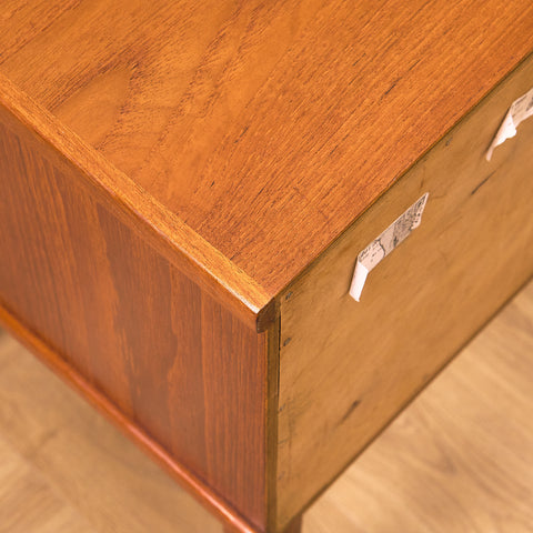 Danish side table in teak and oak
