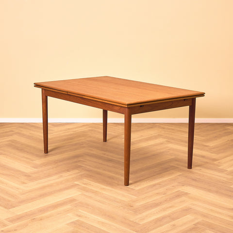 Danish dining table in teak