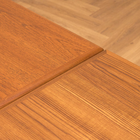 Danish dining table in teak