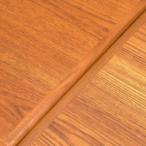 Danish dining table in teak