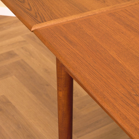 Danish dining table in teak