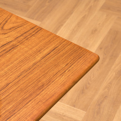 Danish dining table in teak