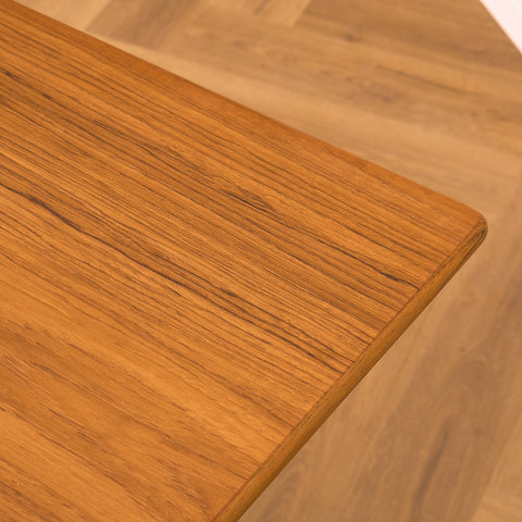 Danish dining table in teak