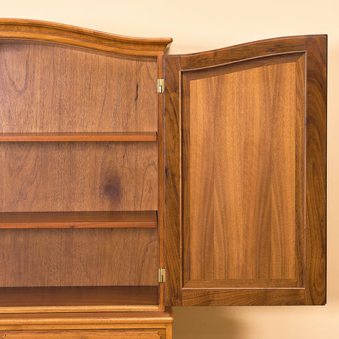 Swedish bookshelf in walnut, model 'Vindö' by Svante Skogh