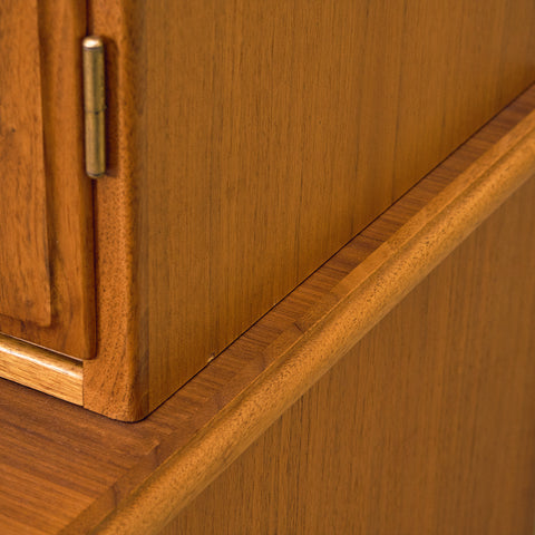 Swedish bookshelf in walnut, model 'Vindö' by Svante Skogh