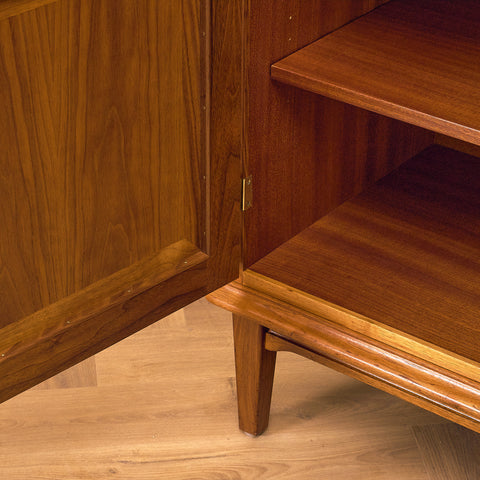 Swedish bookshelf in walnut, model 'Vindö' by Svante Skogh