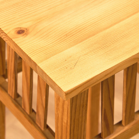 Plant stand / piedistal in pine wood