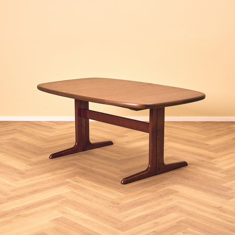 Danish oval dining table in mahogany by Skovby Møbelfabrik