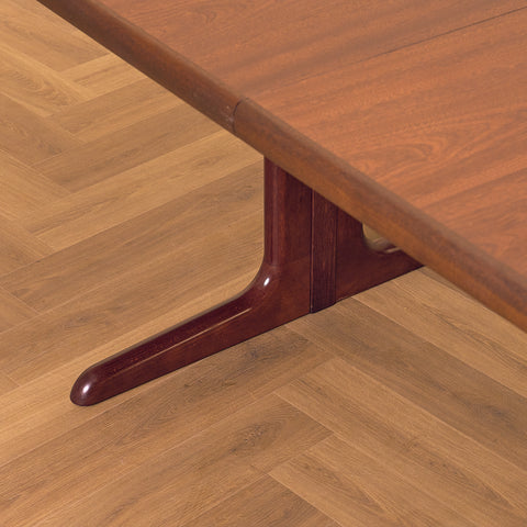 Danish oval dining table in mahogany by Skovby Møbelfabrik