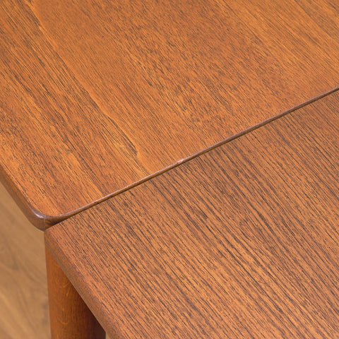 Danish dining table in teak and oak