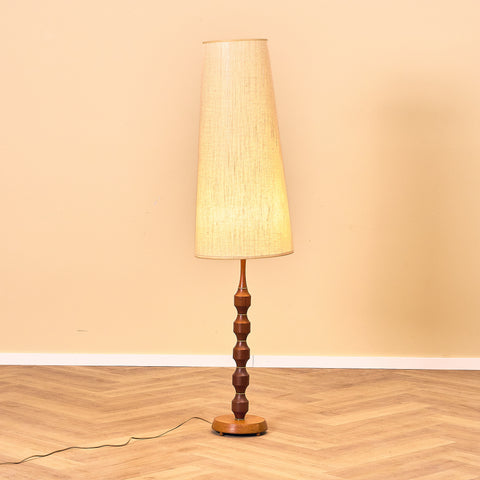 Swedish floor lamp in teak by Möllers Armatur AB