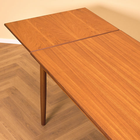 Danish dining table in teak