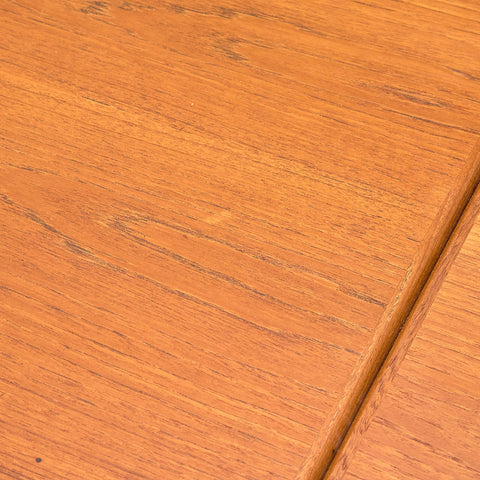 Danish dining table in teak