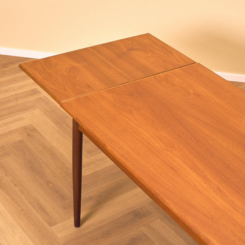 Danish dining table in teak