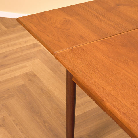 Danish dining table in teak