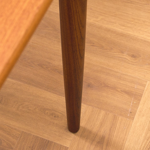 Danish dining table in teak