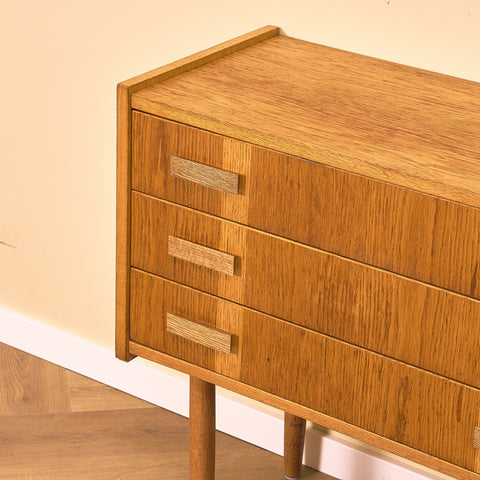 Danish small chest of drawers in oak by Ejsing Møbelfabrik A/S