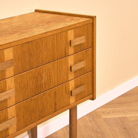 Danish small chest of drawers in oak by Ejsing Møbelfabrik A/S