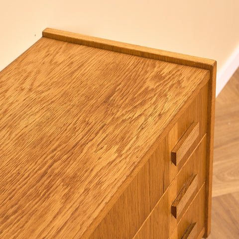 Danish small chest of drawers in oak by Ejsing Møbelfabrik A/S