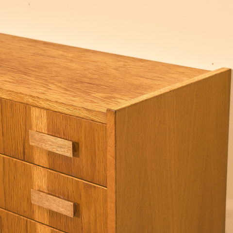 Danish small chest of drawers in oak by Ejsing Møbelfabrik A/S