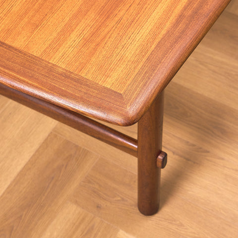 Swedish coffee table in teak and walnut by HMB Möbler Rörvik