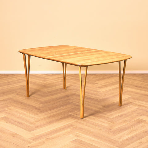 Danish dining table "Timeless" in cherry by Haslev Møbelsnedkeri