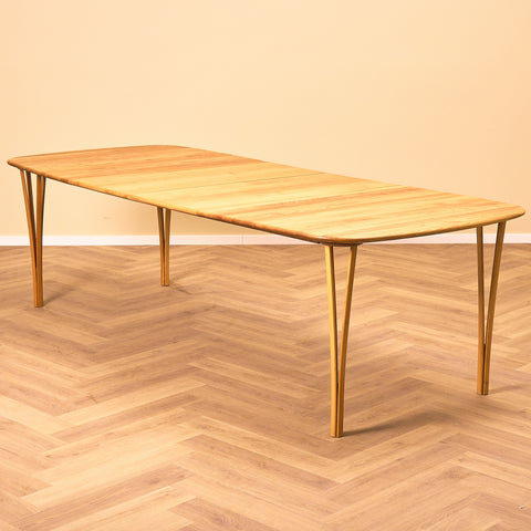 Danish dining table "Timeless" in cherry by Haslev Møbelsnedkeri