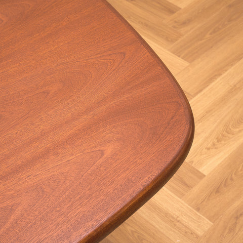 Danish oval dining table in mahogany by Skovby Møbelfabrik
