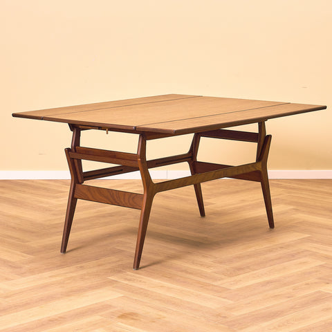 Foldable danish coffee table in teak