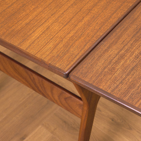 Foldable danish coffee table in teak