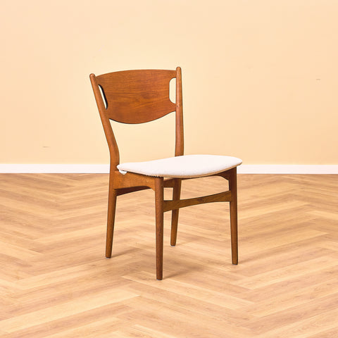 Danish dining chairs in teak and oak, Model 42A by Helge Sibast for Sibast