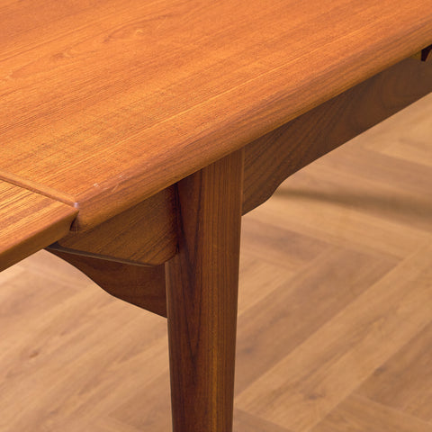 Danish dining table in teak
