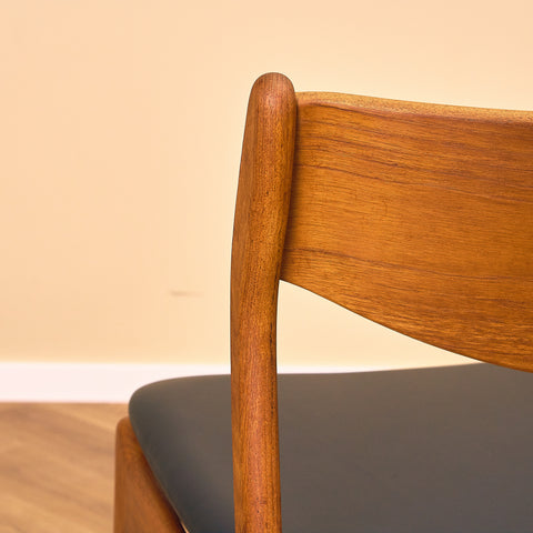 Danish dining chairs in teak by P.E. Jørgensen for Farsø Stolefabrik