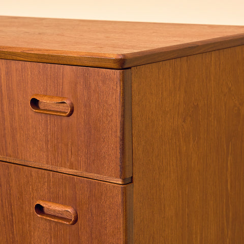 Danish chest of drawers in teak by Arne Vodder
