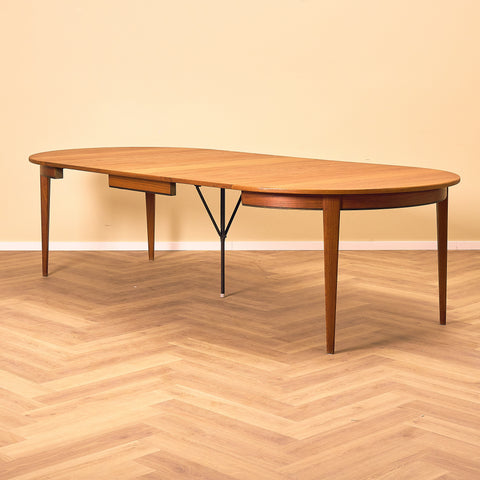 Danish round dining table in teak, model 55, by Omann Jun