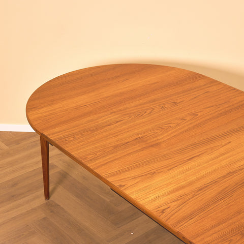 Danish round dining table in teak, model 55, by Omann Jun