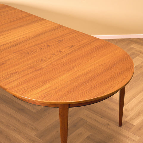 Danish round dining table in teak, model 55, by Omann Jun