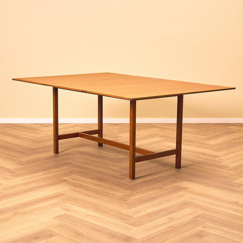 Swedish dining table in teak by Karl Erik Ekselius for JOC Vetlanda