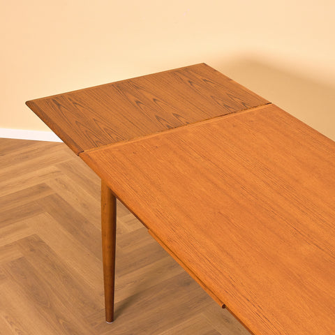 Danish dining table in teak and beech