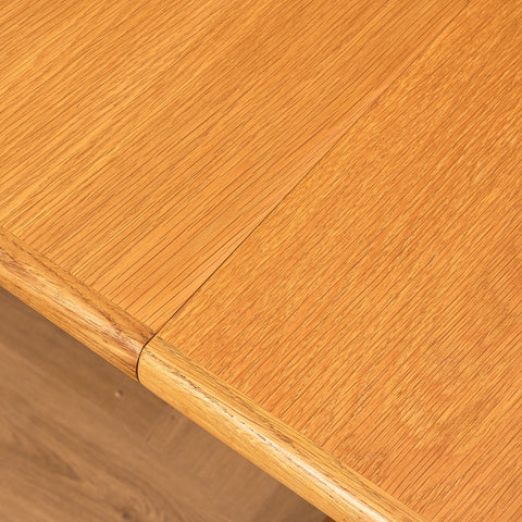 Danish oval dining table in oak by Skovby Møbelfabrik
