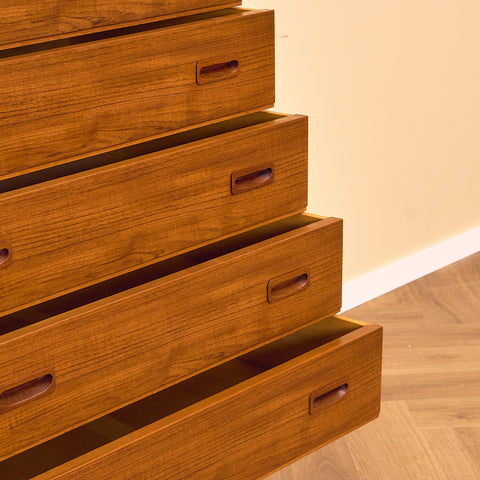 Danish chest of drawers in teak